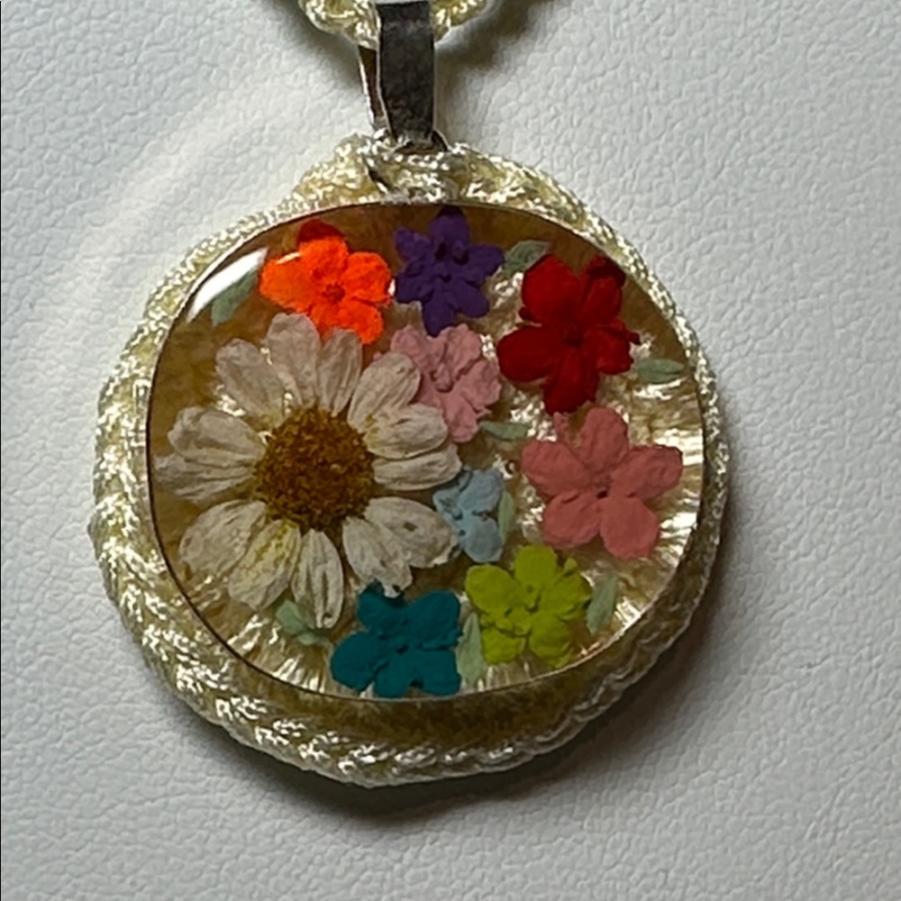 Flower and Crochet Necklace - Picture 3 of 4